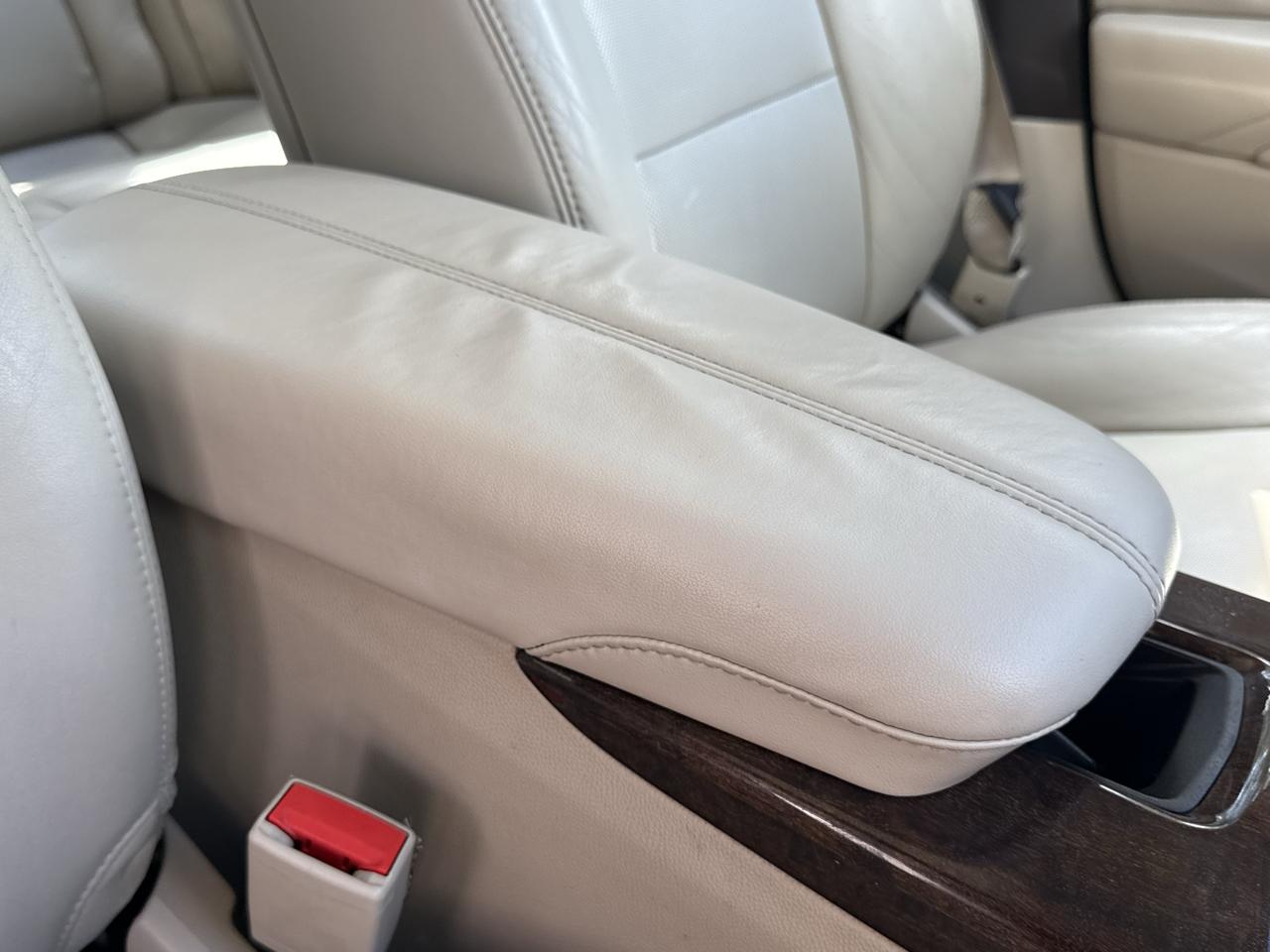 Cadillac XTS 4dr Sdn Premium FWD 2013