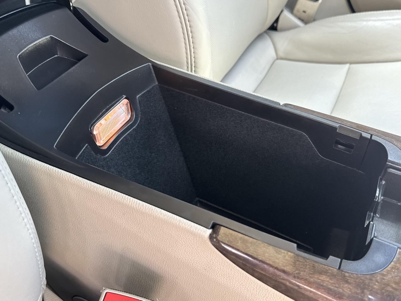 Cadillac XTS 4dr Sdn Premium FWD 2013