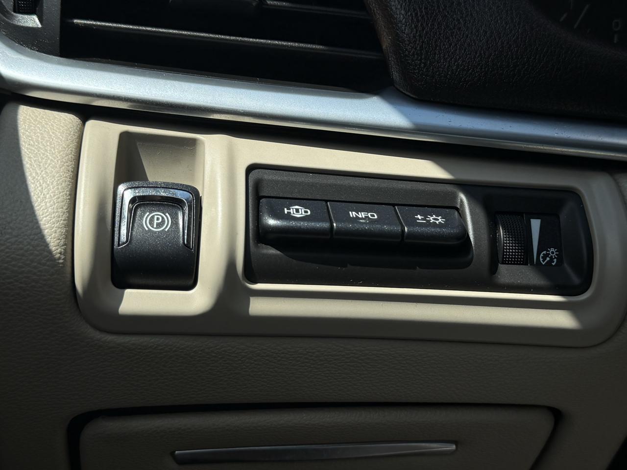 Cadillac XTS 4dr Sdn Premium FWD 2013