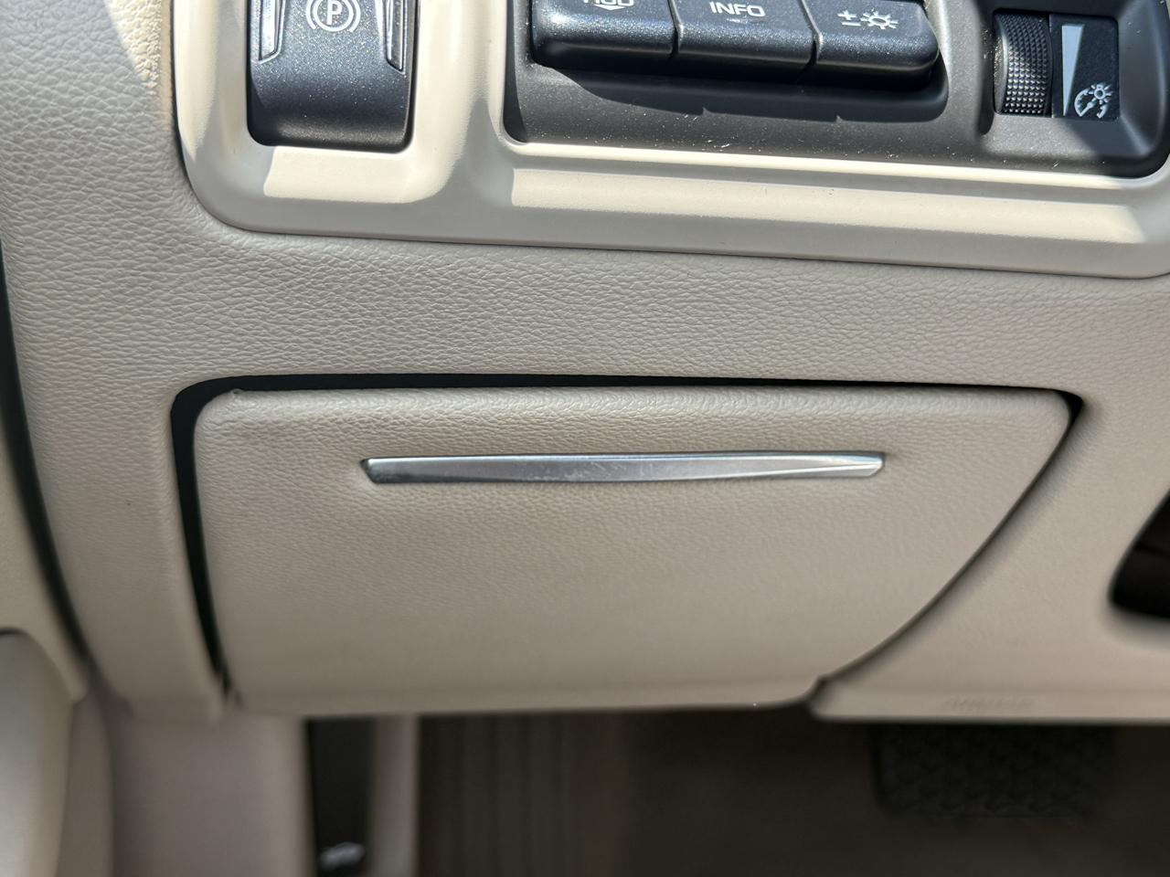 Cadillac XTS 4dr Sdn Premium FWD 2013