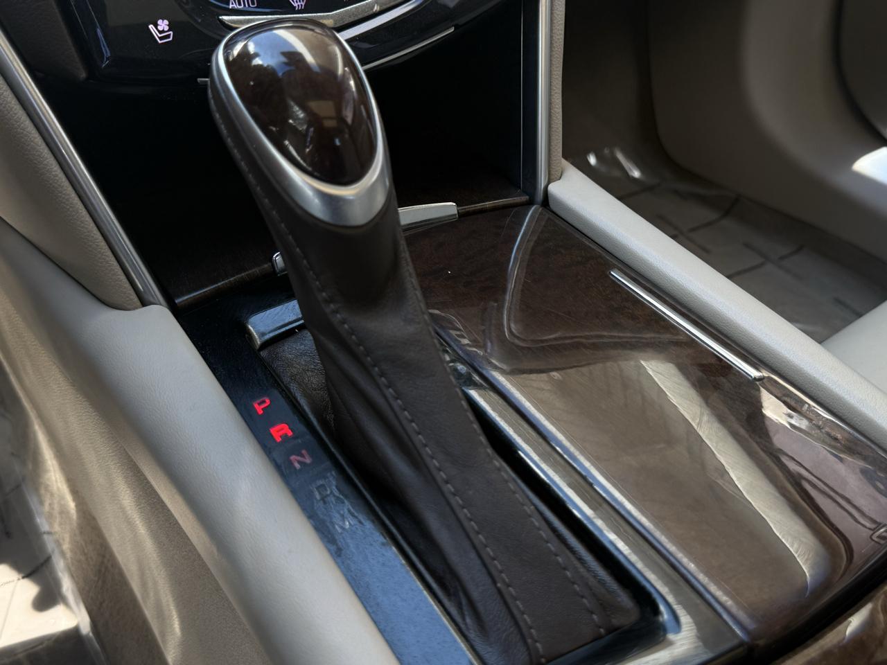 Cadillac XTS 4dr Sdn Premium FWD 2013