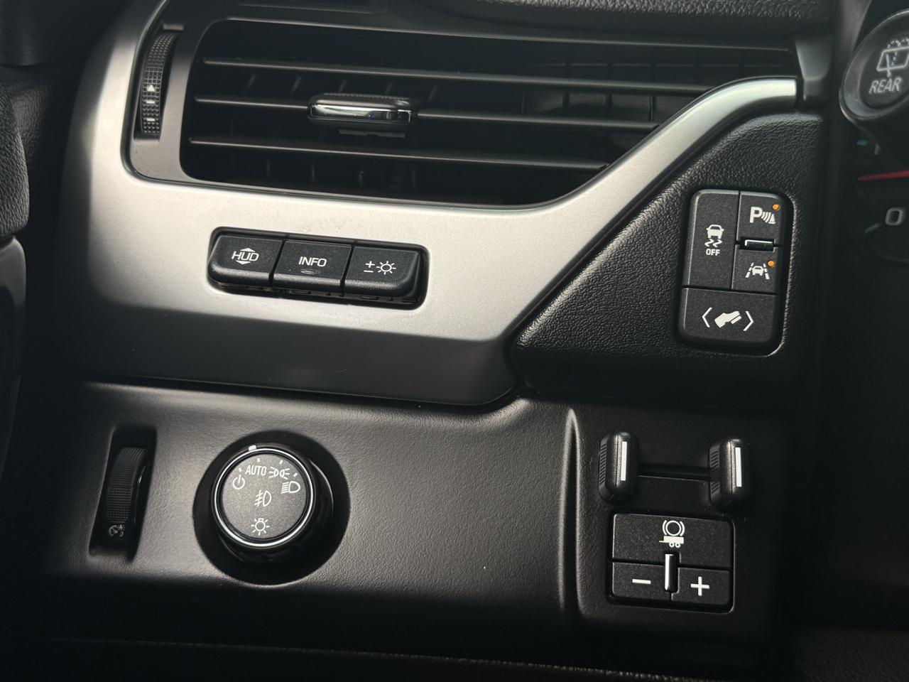 Chevrolet Tahoe 2WD 4dr Premier 2018