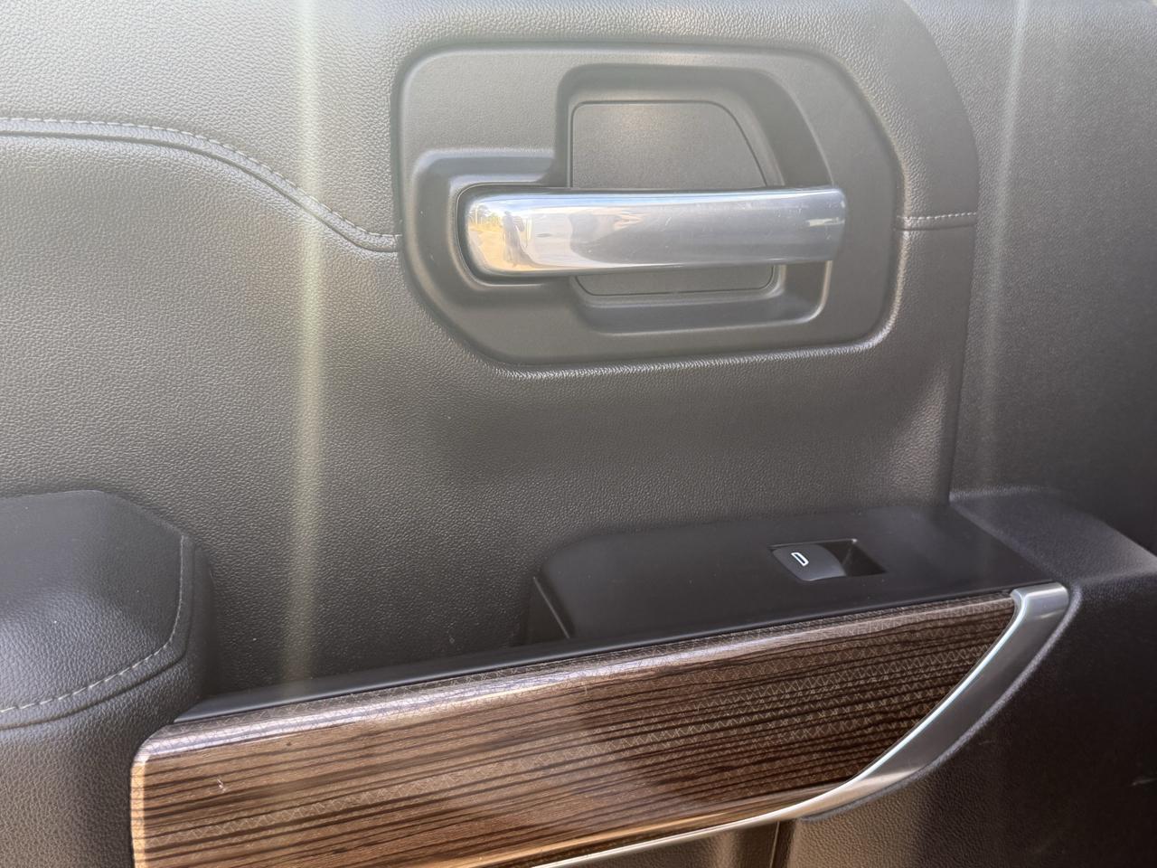 Chevrolet Silverado 1500 4WD Crew Cab 147" RST 2020