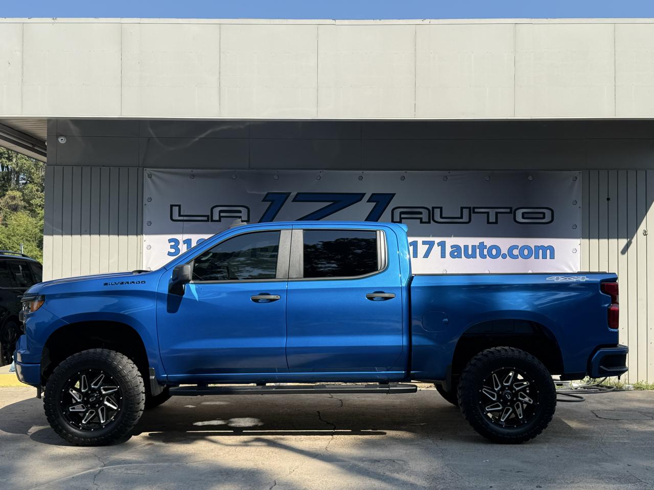 Chevrolet Silverado 1500 4WD Crew Cab 147" Custom 2022