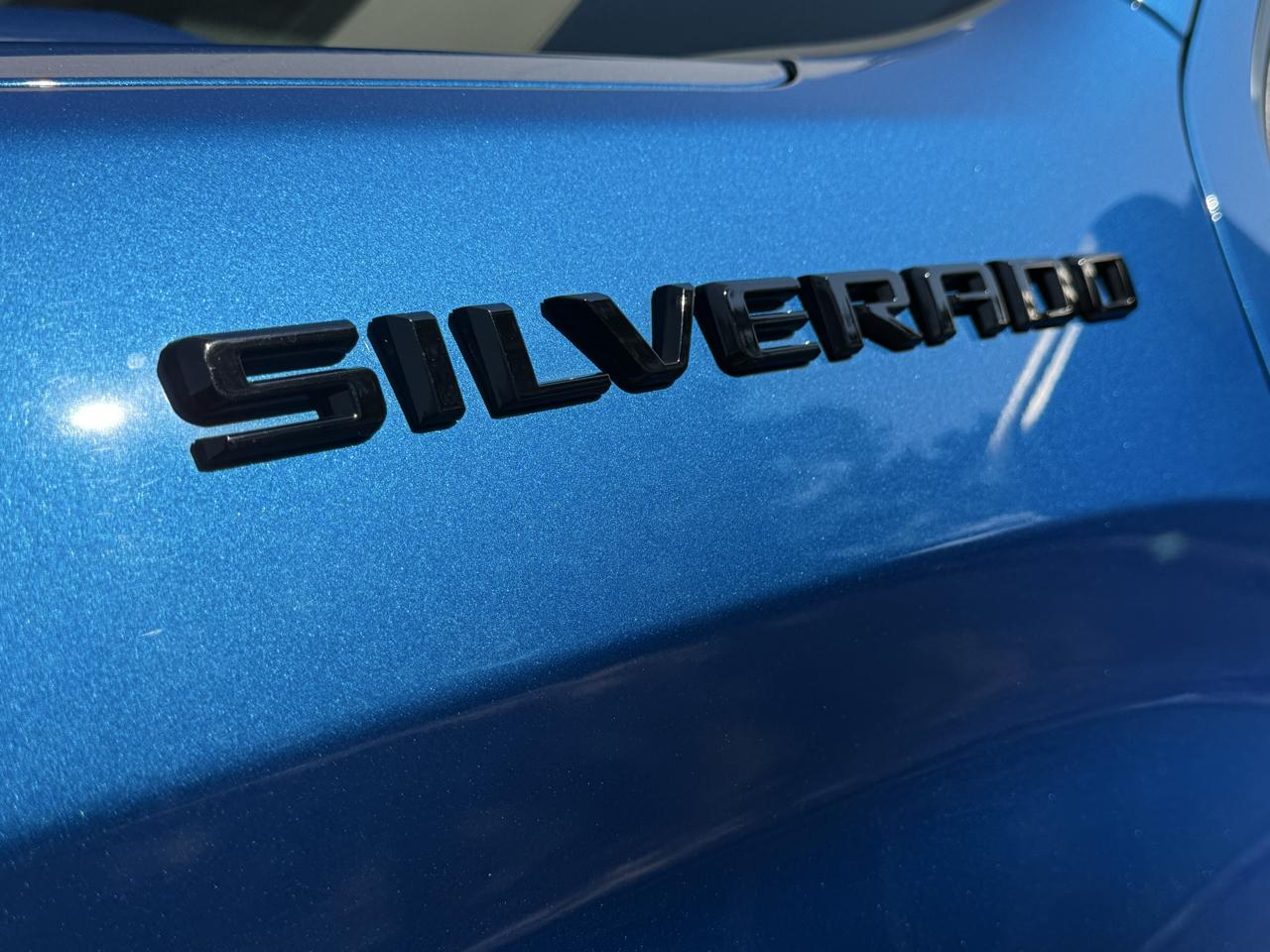 Chevrolet Silverado 1500 4WD Crew Cab 147" Custom 2022