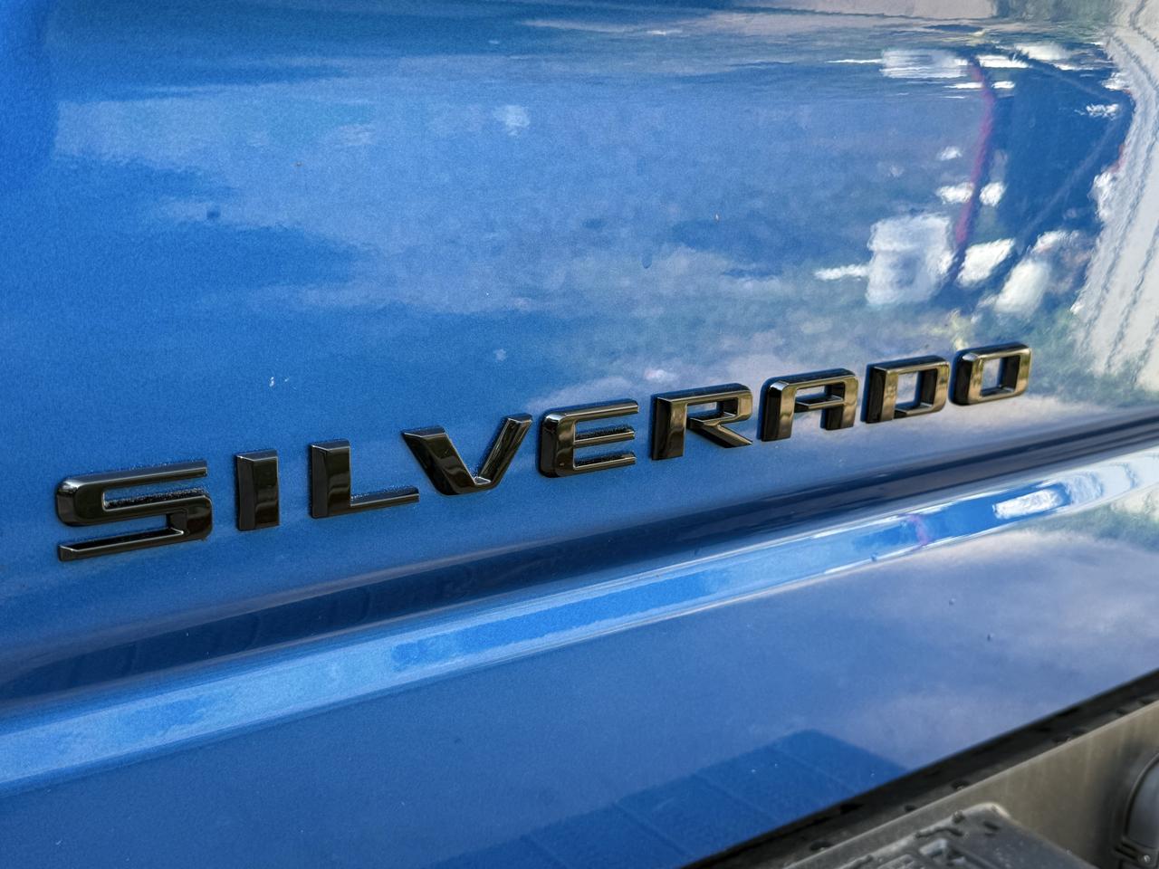 Chevrolet Silverado 1500 4WD Crew Cab 147" Custom 2022