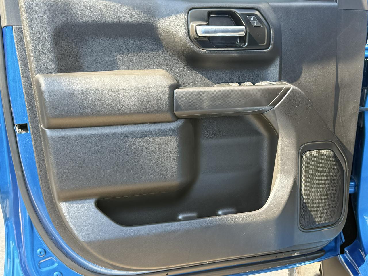 Chevrolet Silverado 1500 4WD Crew Cab 147" Custom 2022