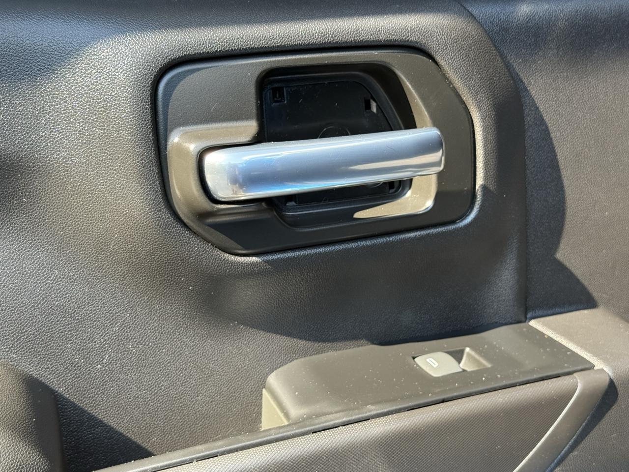 Chevrolet Silverado 1500 4WD Crew Cab 147" Custom 2022