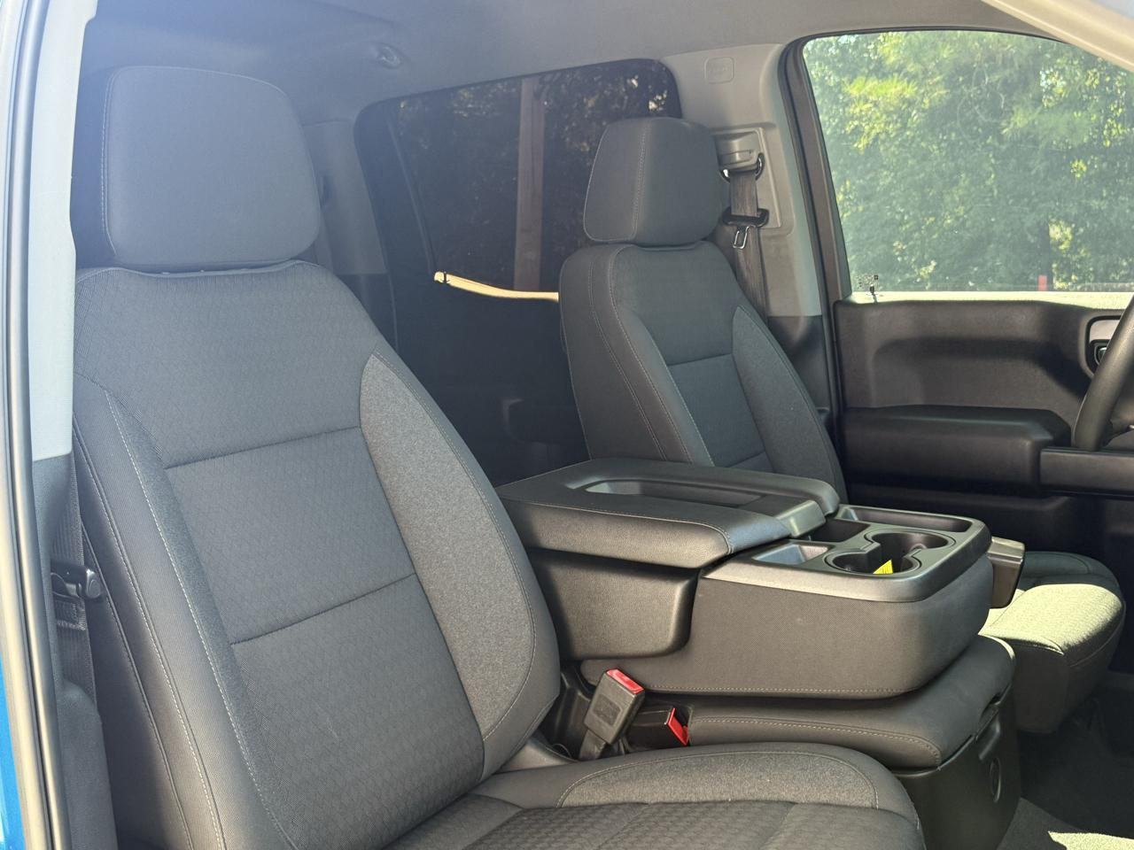 Chevrolet Silverado 1500 4WD Crew Cab 147" Custom 2022
