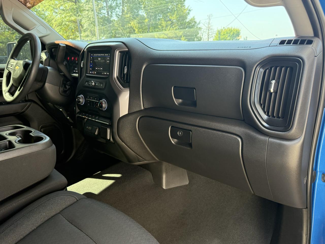 Chevrolet Silverado 1500 4WD Crew Cab 147" Custom 2022