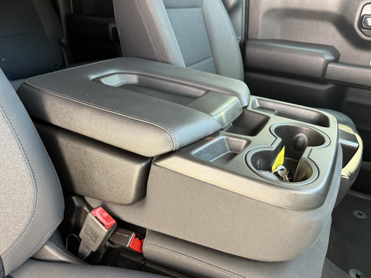 Chevrolet Silverado 1500 4WD Crew Cab 147" Custom 2022