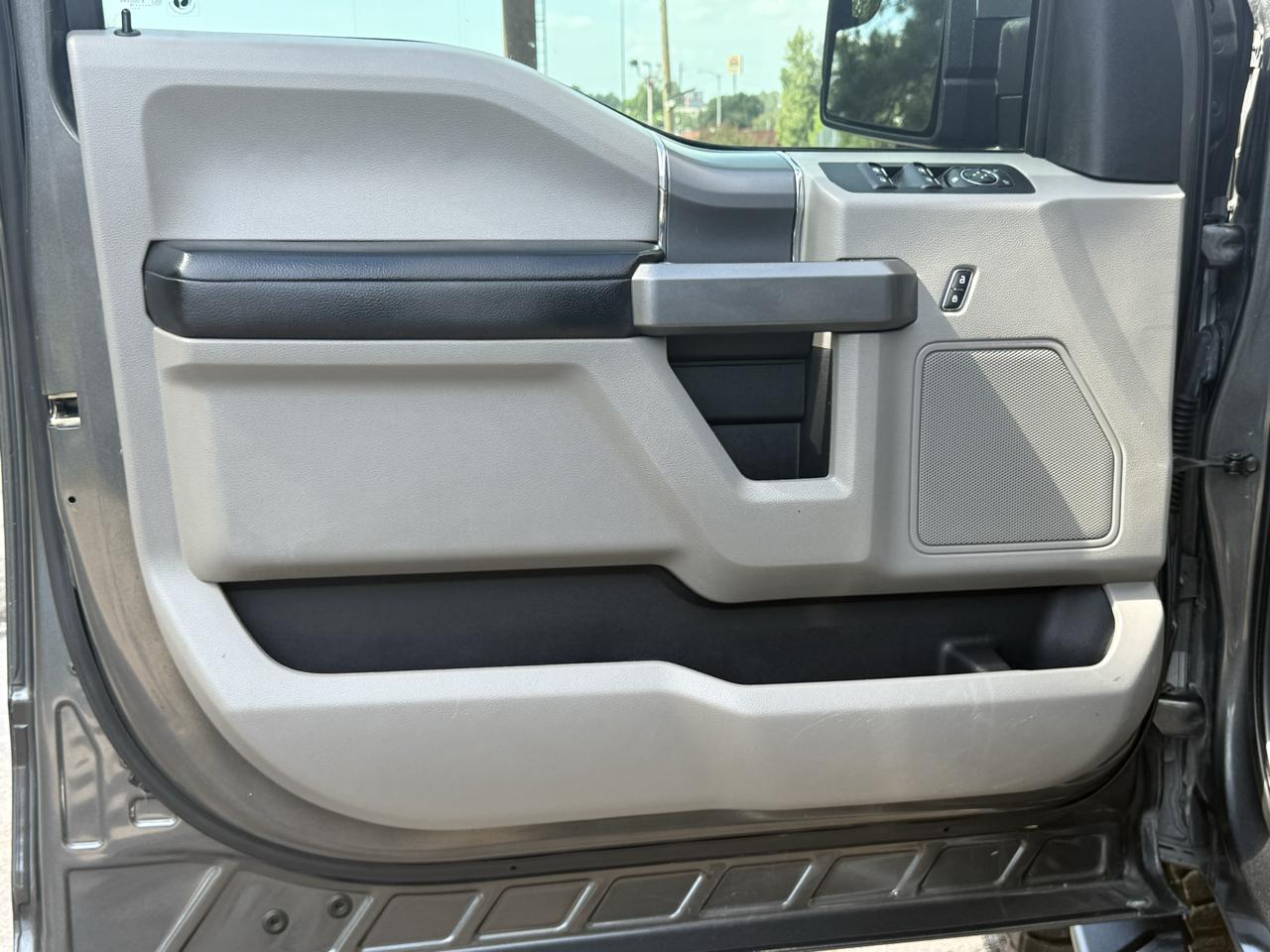 Ford F-150 Lariat 4WD SuperCab 8' Box 2019