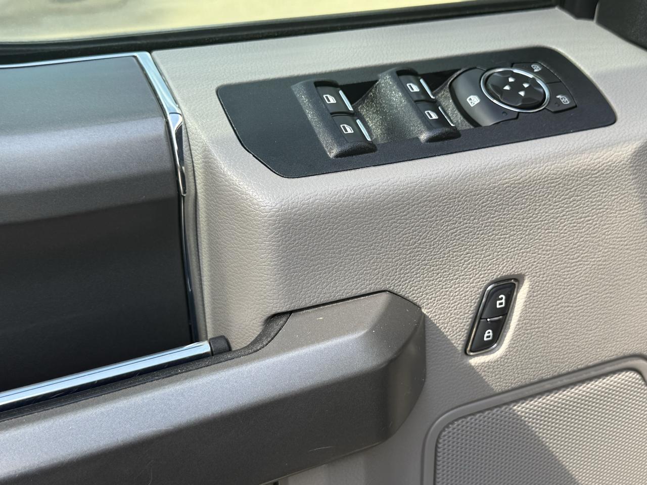 Ford F-150 Lariat 4WD SuperCab 8' Box 2019