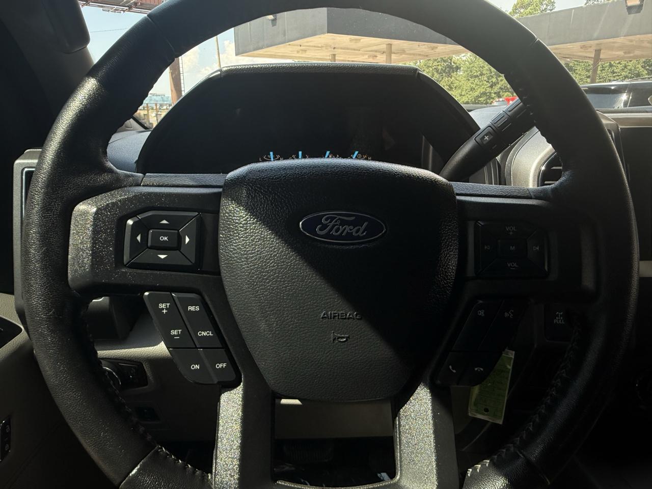Ford F-150 Lariat 4WD SuperCab 8' Box 2019