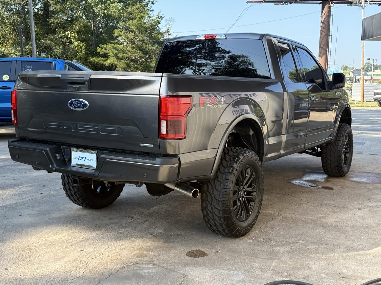 Ford F-150 Lariat 4WD SuperCab 8' Box 2019