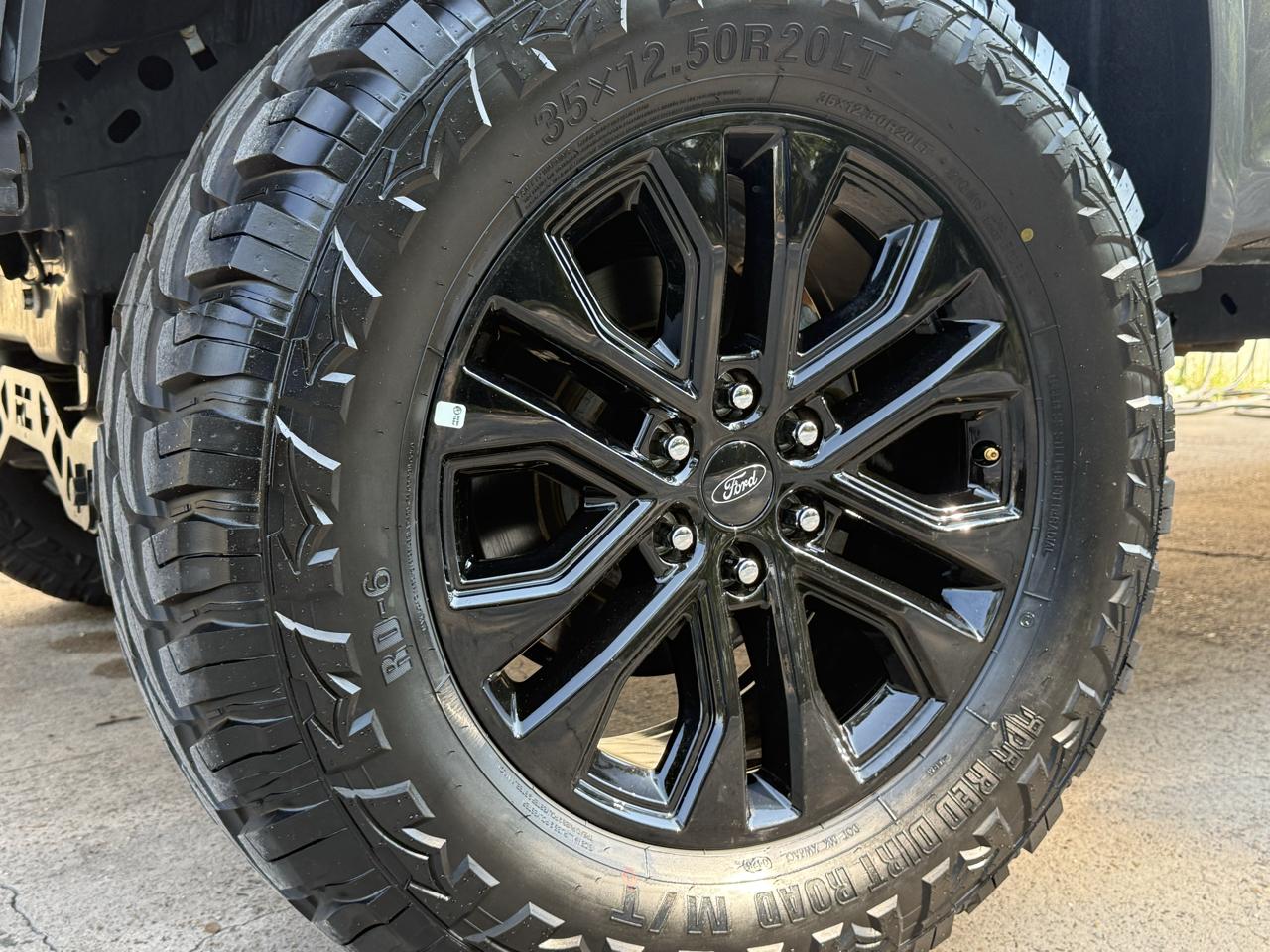 Ford F-150 Lariat 4WD SuperCab 8' Box 2019