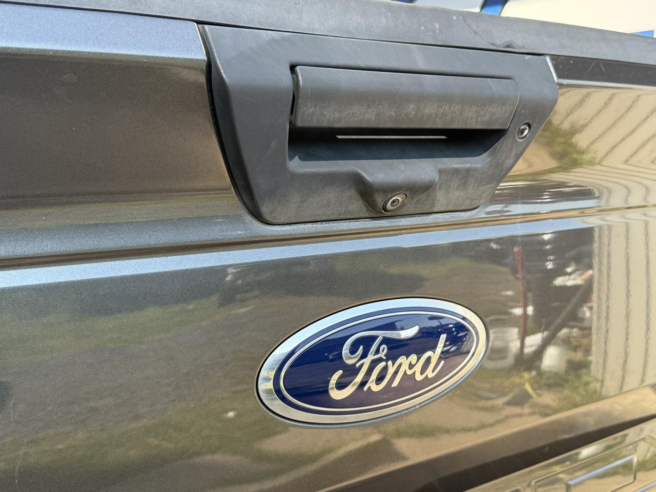 Ford F-150 Lariat 4WD SuperCab 8' Box 2019
