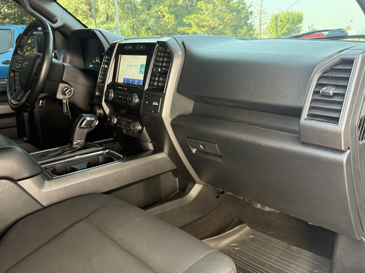 Ford F-150 Lariat 4WD SuperCab 8' Box 2019