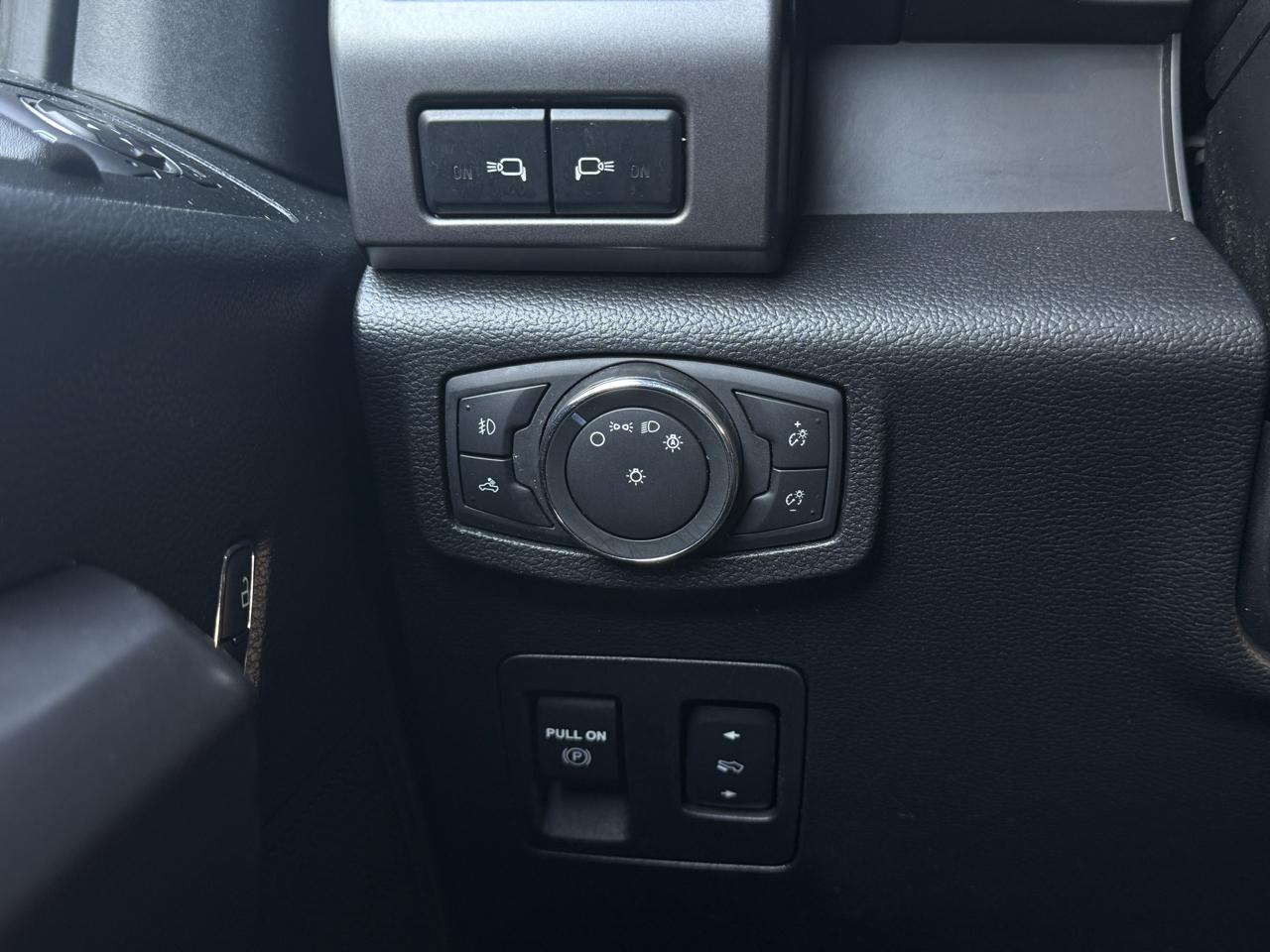 Ford F-150 Lariat 4WD SuperCab 8' Box 2019