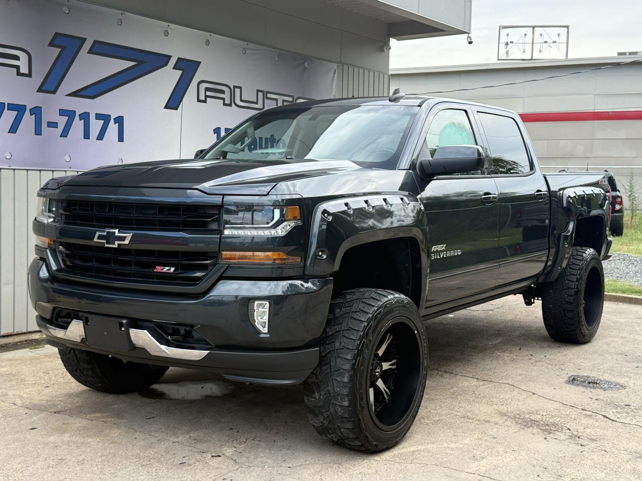 Chevrolet Silverado 1500 4WD Crew Cab 143.5" LT w/2LT 2018