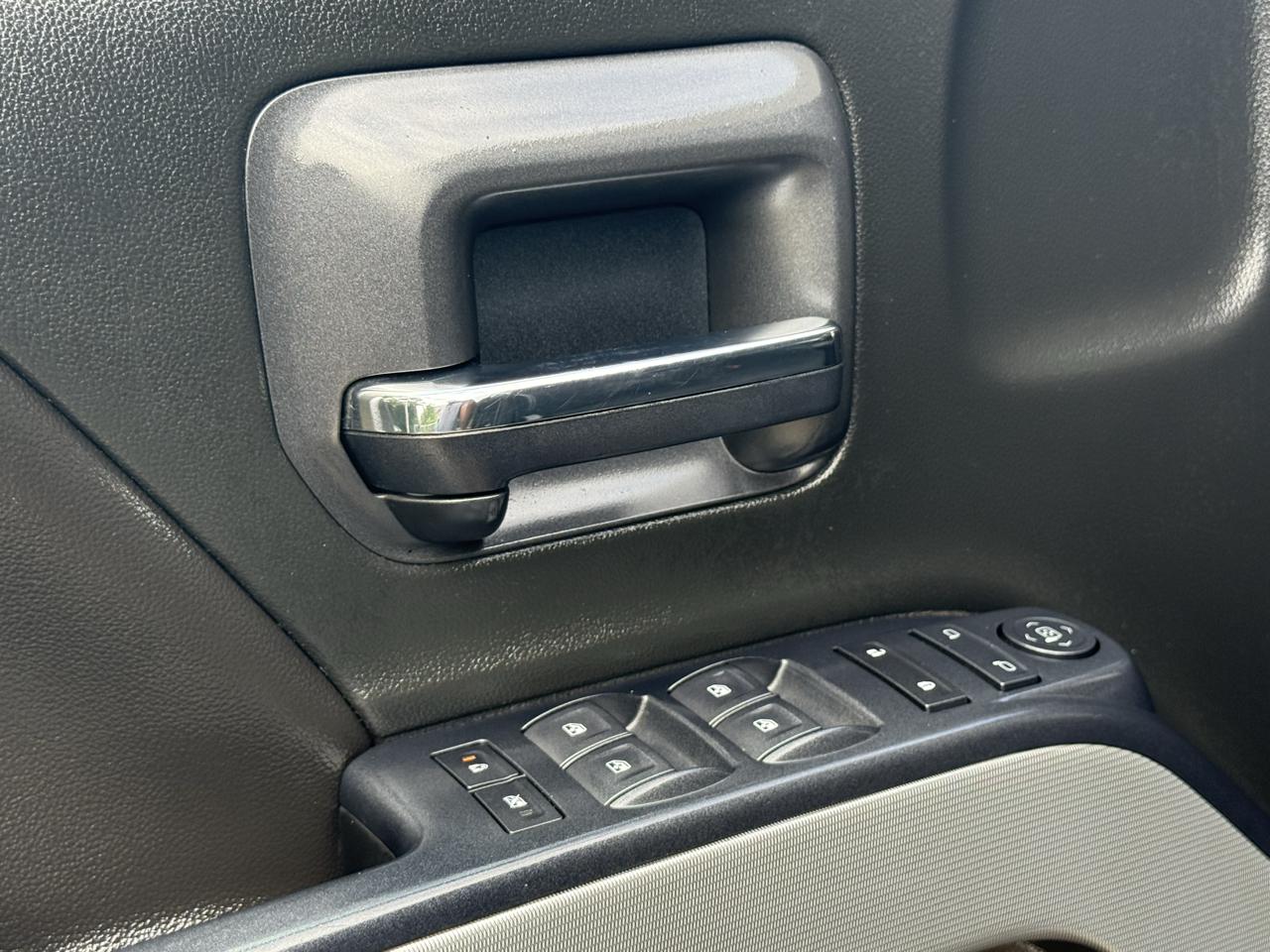 Chevrolet Silverado 1500 4WD Crew Cab 143.5" LT w/2LT 2018