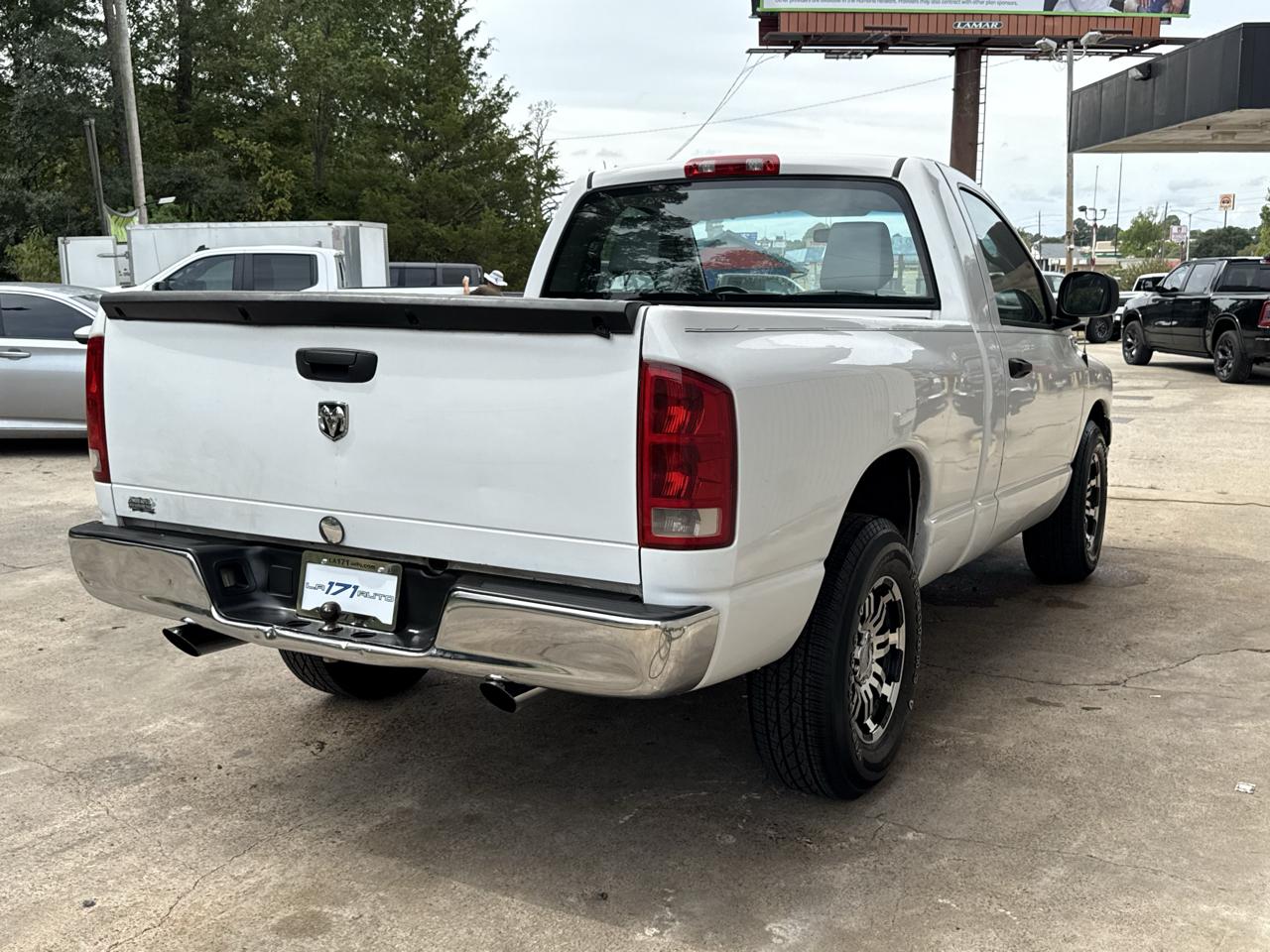Dodge Ram 1500 2dr Reg Cab 120.5 ST 2006