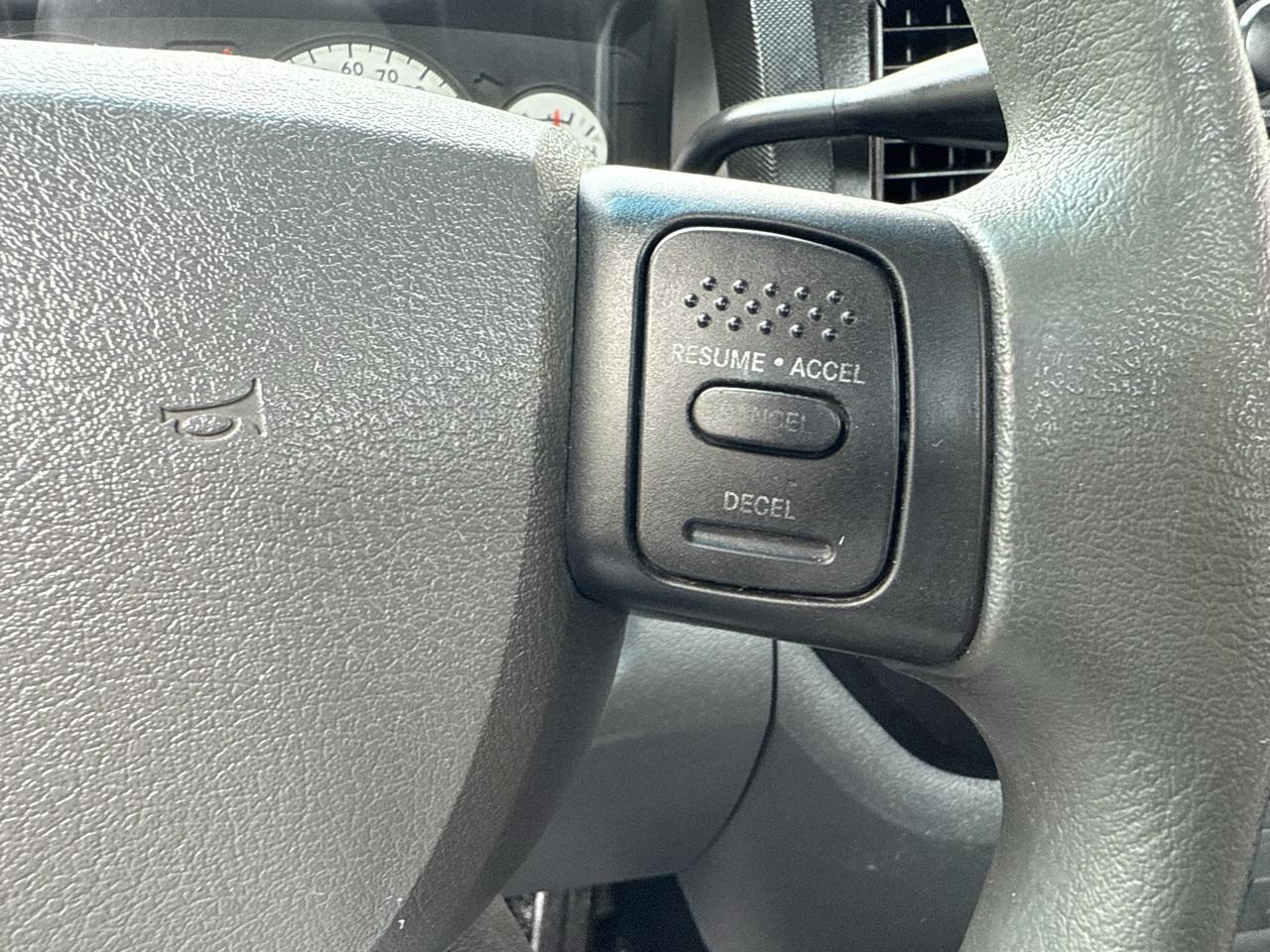 Dodge Ram 1500 2dr Reg Cab 120.5 ST 2006