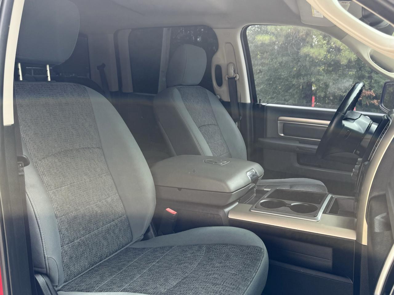 RAM 1500 2WD Crew Cab 140.5" Big Horn 2015