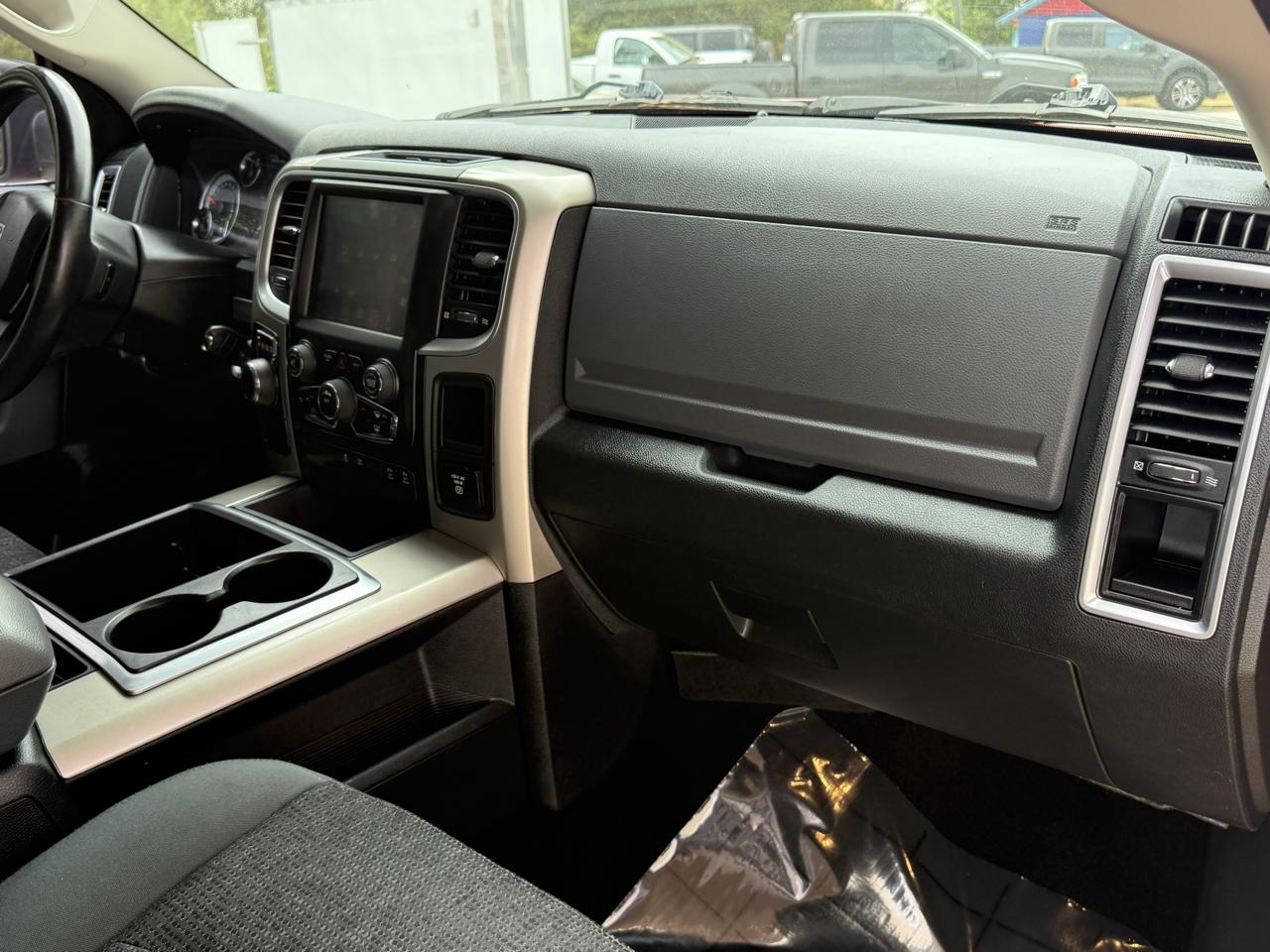 RAM 1500 2WD Crew Cab 140.5" Big Horn 2015