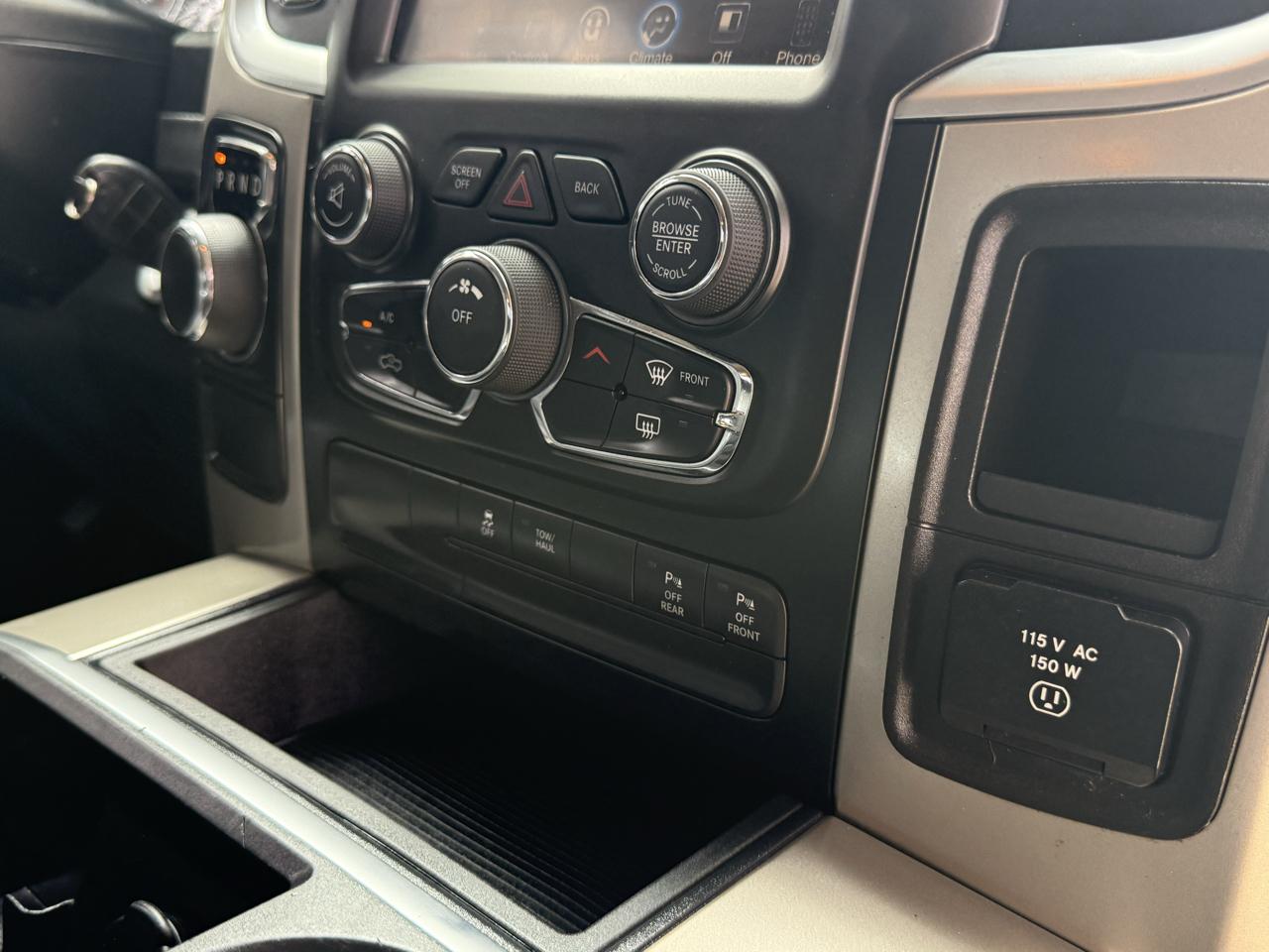 RAM 1500 2WD Crew Cab 140.5" Big Horn 2015