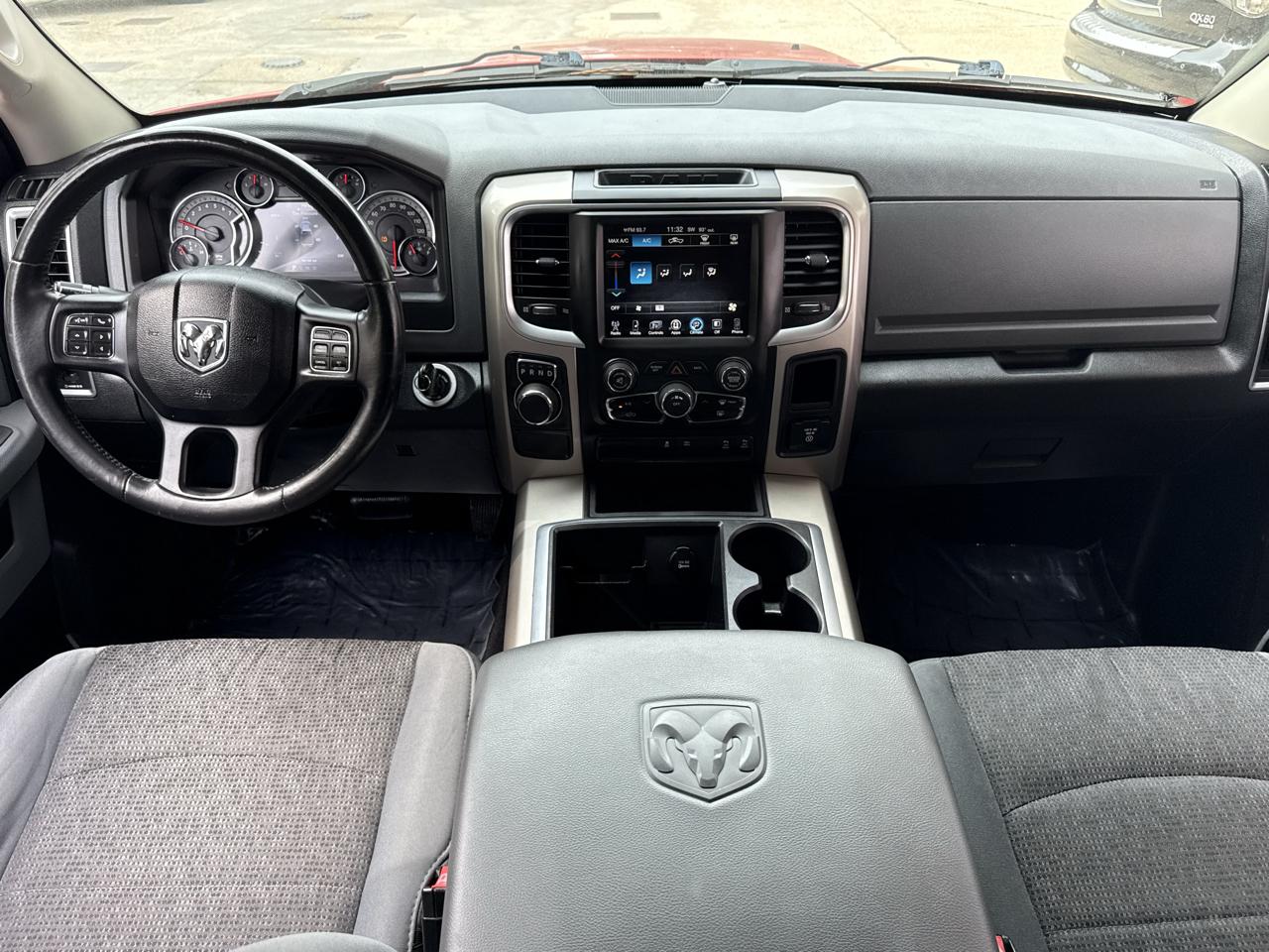 RAM 1500 2WD Crew Cab 140.5" Big Horn 2015