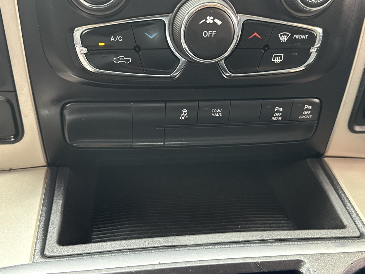 RAM 1500 2WD Crew Cab 140.5" Big Horn 2015