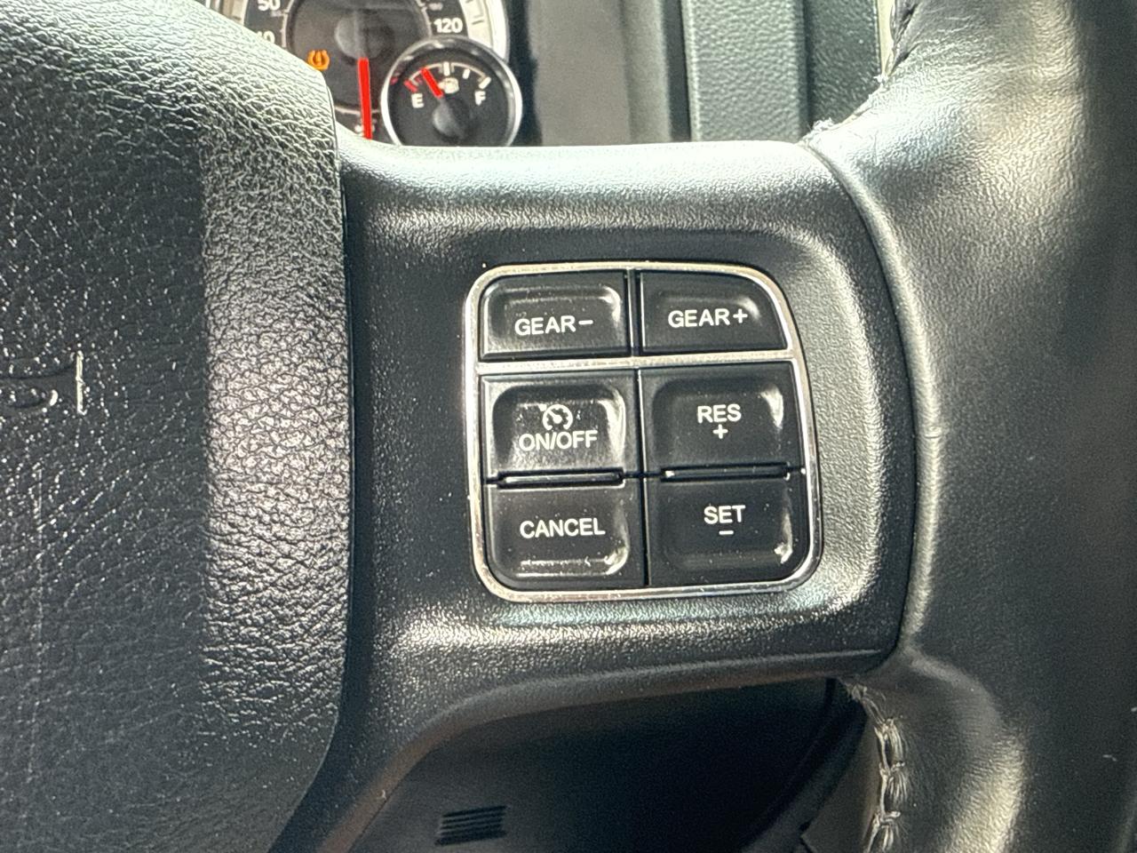 RAM 1500 2WD Crew Cab 140.5" Big Horn 2015
