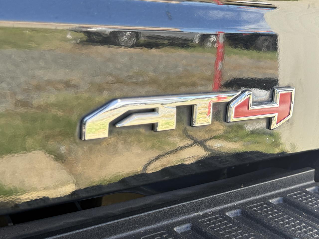 GMC Sierra 1500 4WD Crew Cab 147" AT4 2019