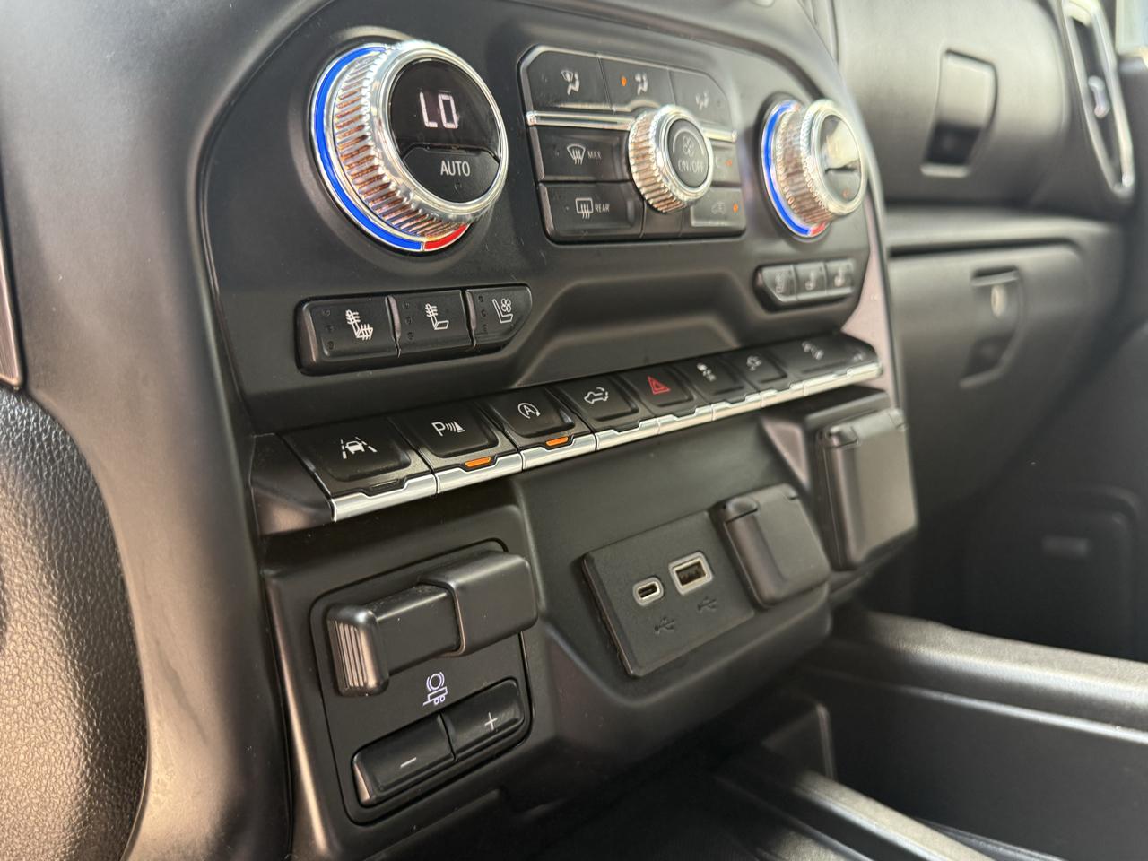 GMC Sierra 1500 4WD Crew Cab 147" AT4 2019