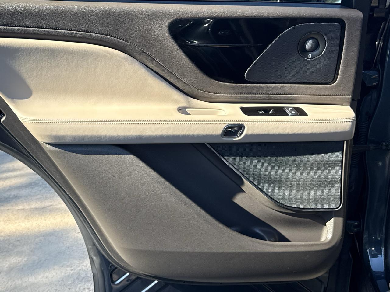 Lincoln Aviator Reserve AWD 2022