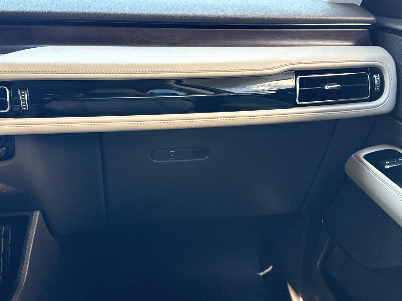 Lincoln Aviator Reserve AWD 2022