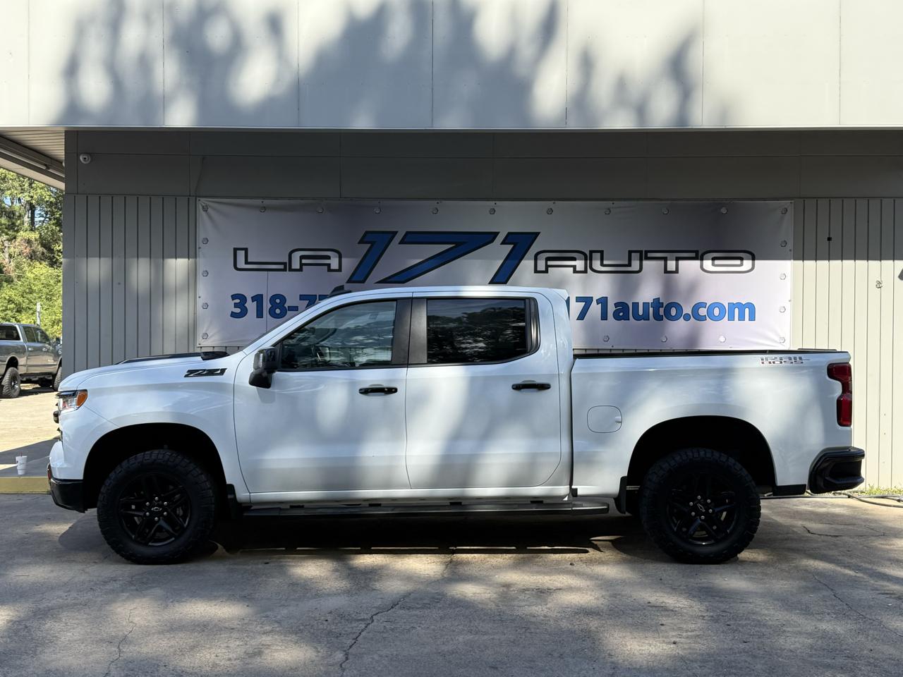 Chevrolet Silverado 1500 4WD Crew Cab 147" LT Trail Boss 2024
