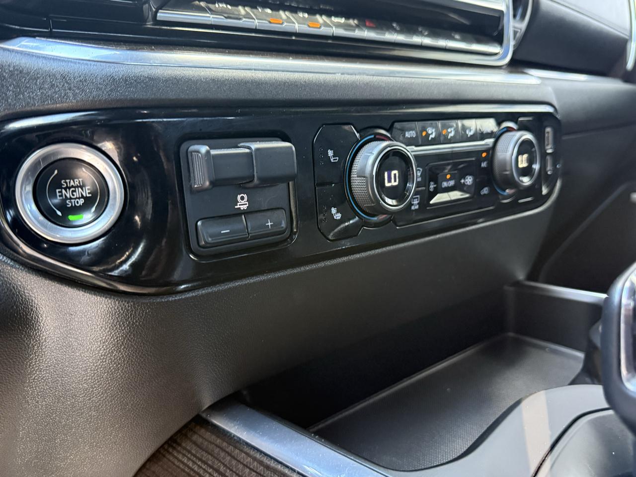 Chevrolet Silverado 1500 4WD Crew Cab 147" LT Trail Boss 2024