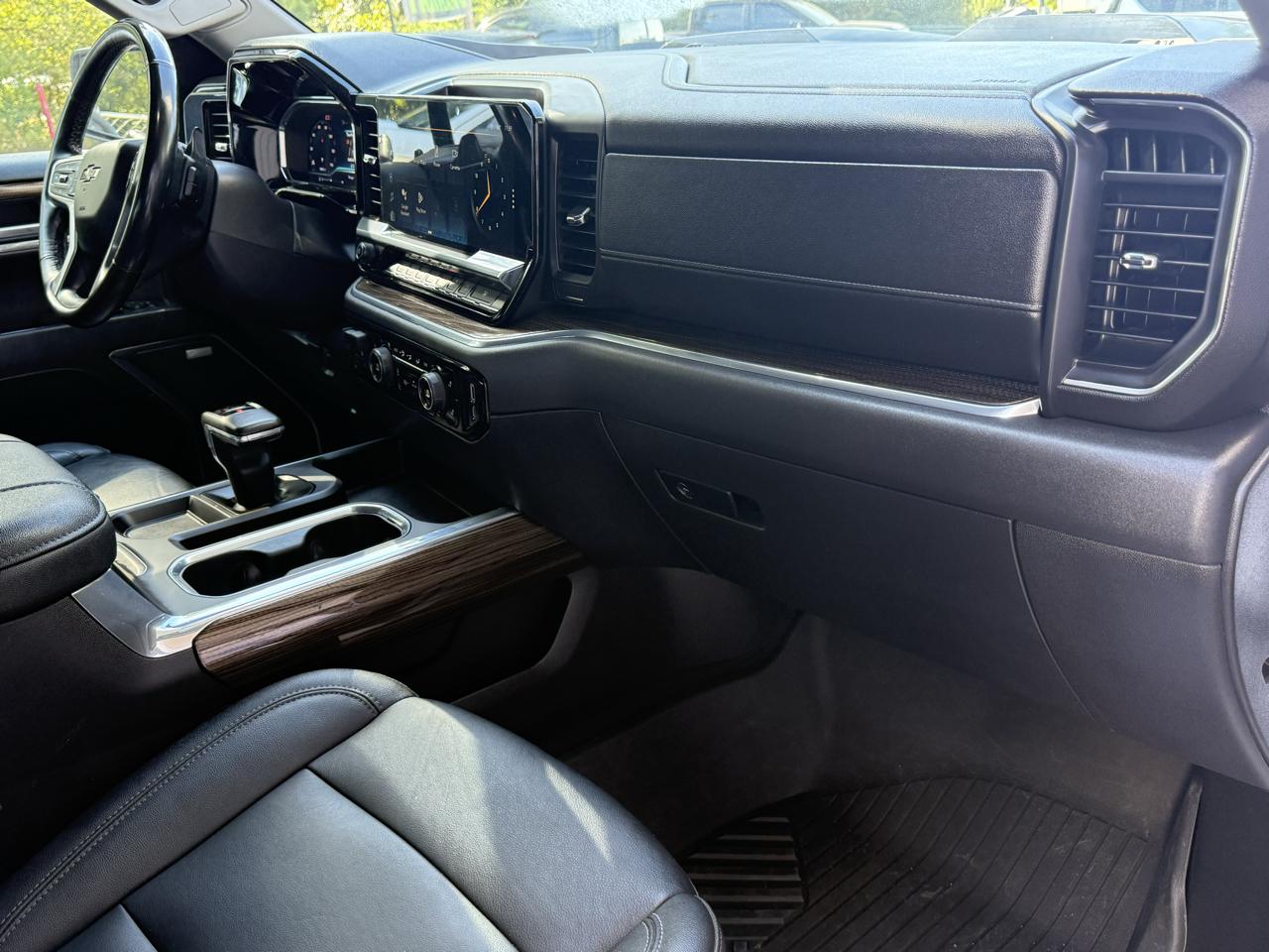 Chevrolet Silverado 1500 4WD Crew Cab 147" LT Trail Boss 2024
