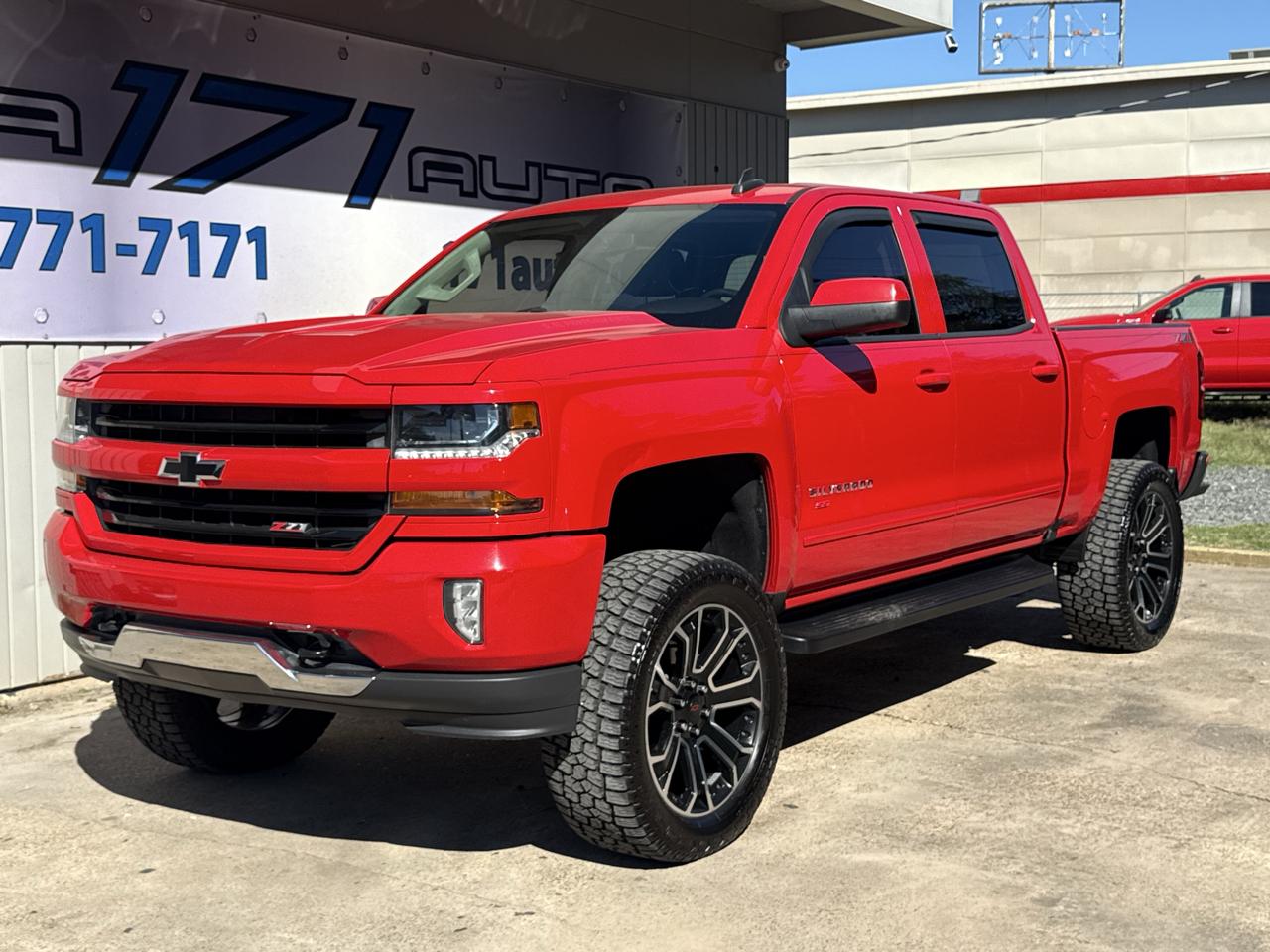 Chevrolet Silverado 1500 4WD Crew Cab 143.5" LT w/2LT 2018