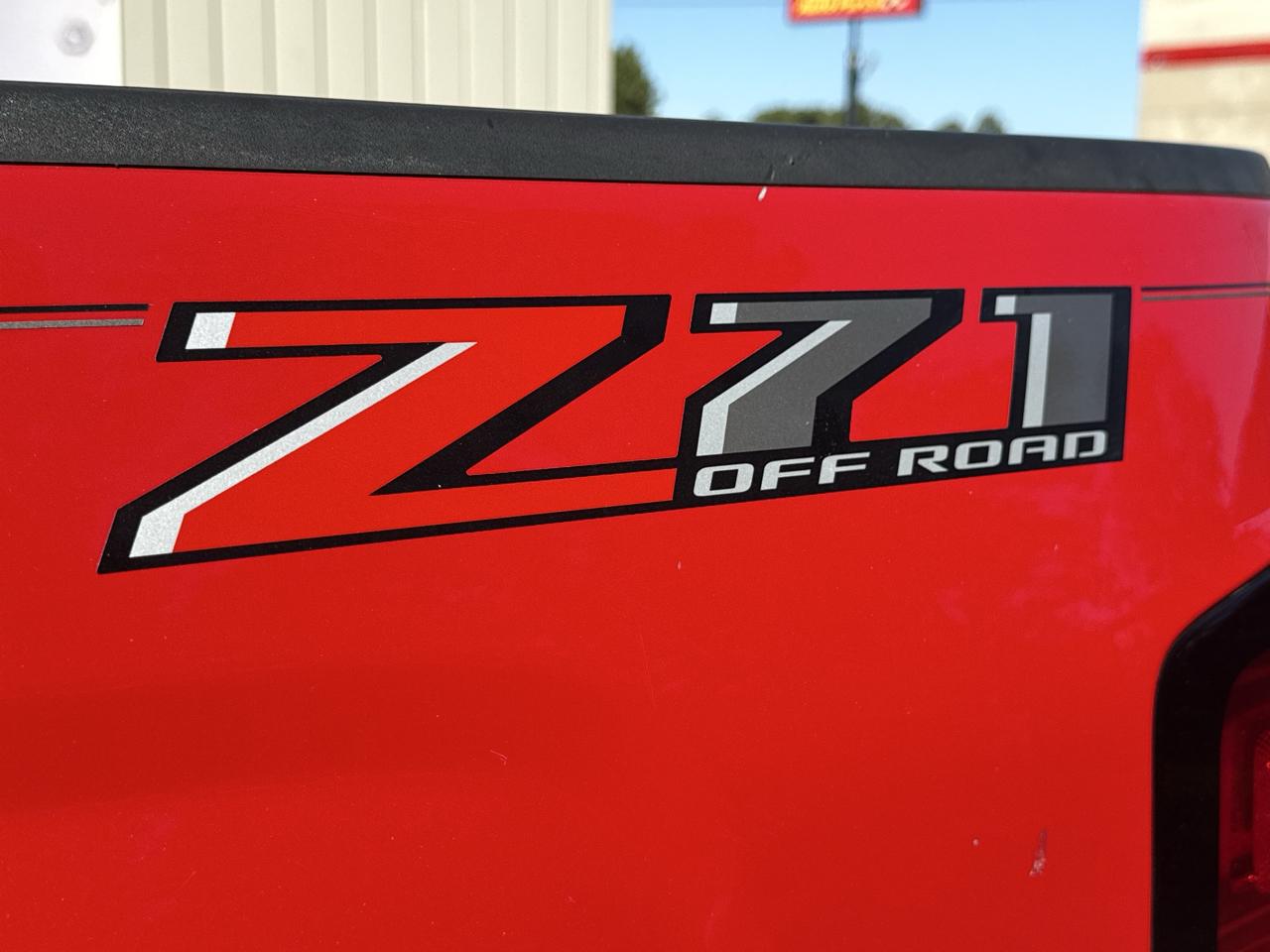 Chevrolet Silverado 1500 4WD Crew Cab 143.5" LT w/2LT 2018