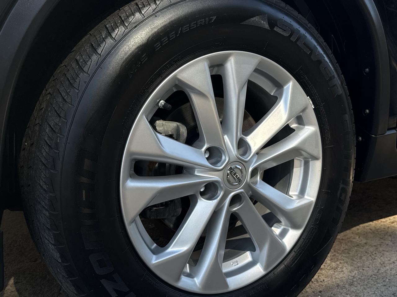 Nissan Rogue FWD 4dr SV 2015