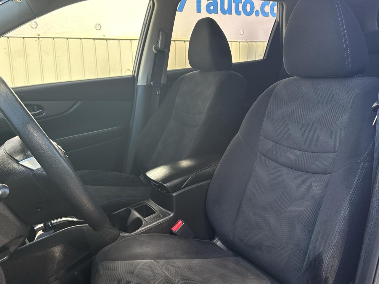 Nissan Rogue FWD 4dr SV 2015