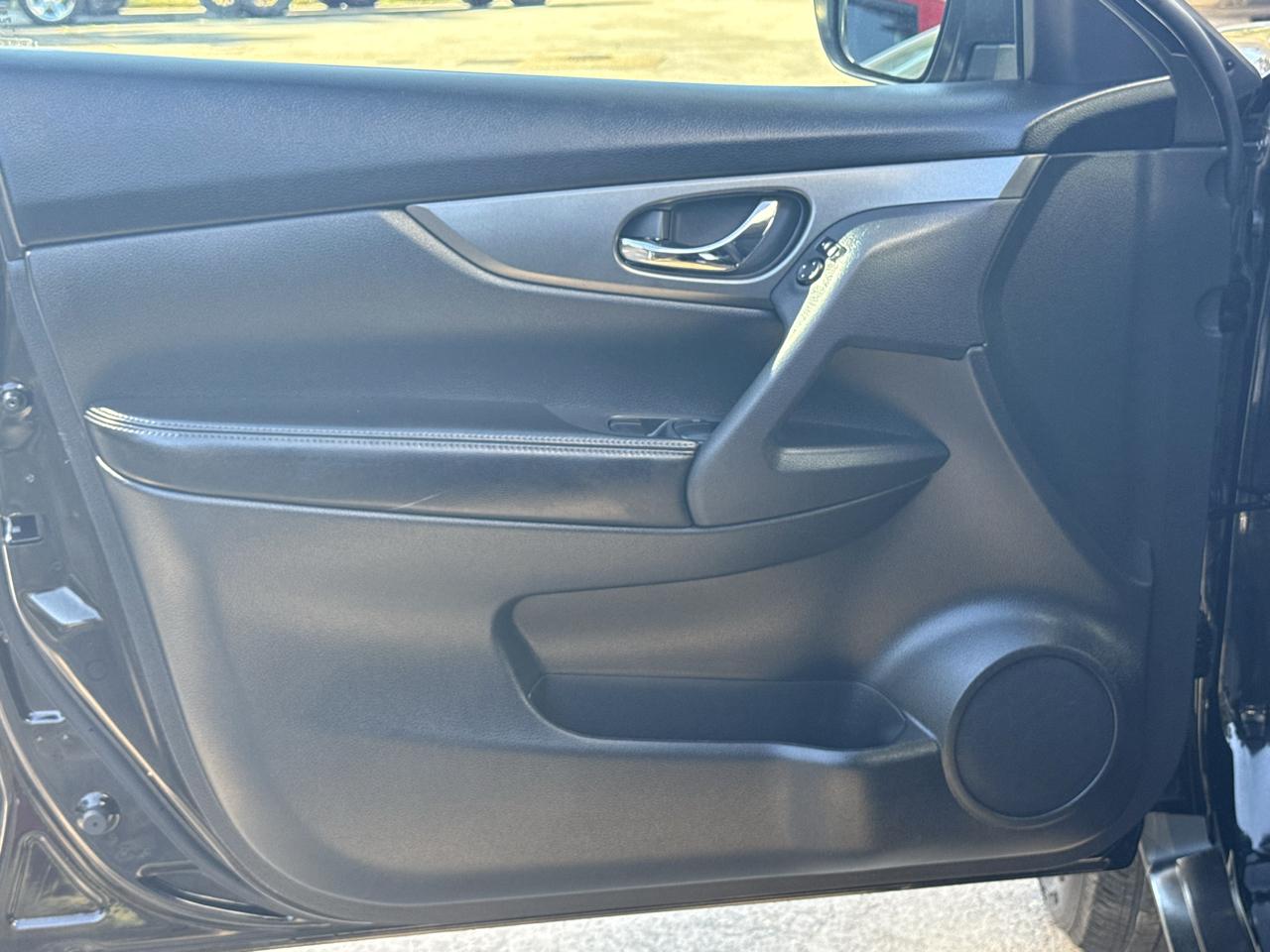Nissan Rogue FWD 4dr SV 2015