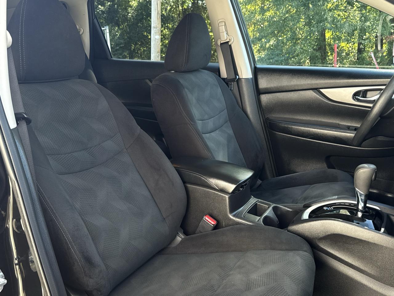Nissan Rogue FWD 4dr SV 2015
