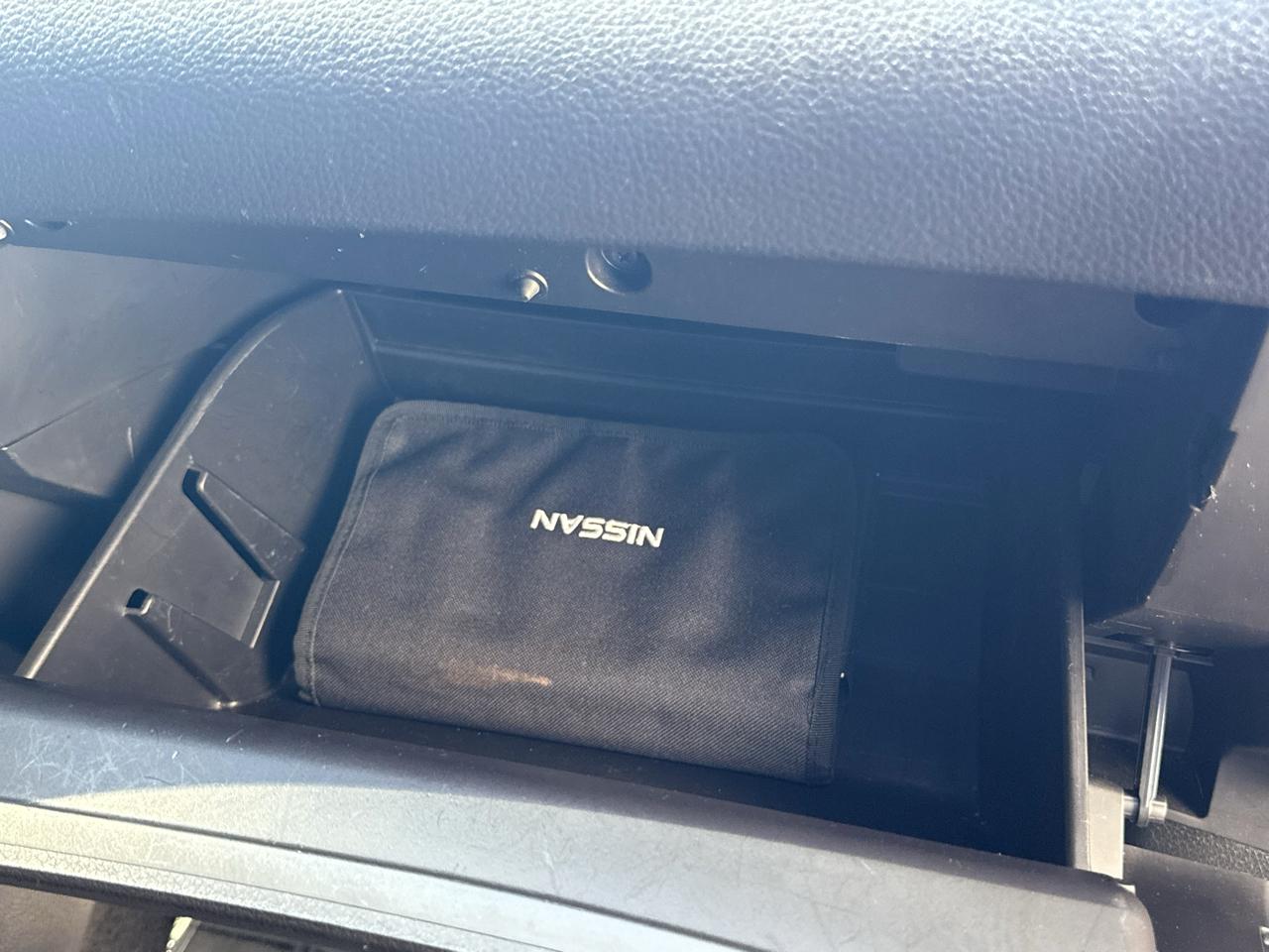 Nissan Rogue FWD 4dr SV 2015