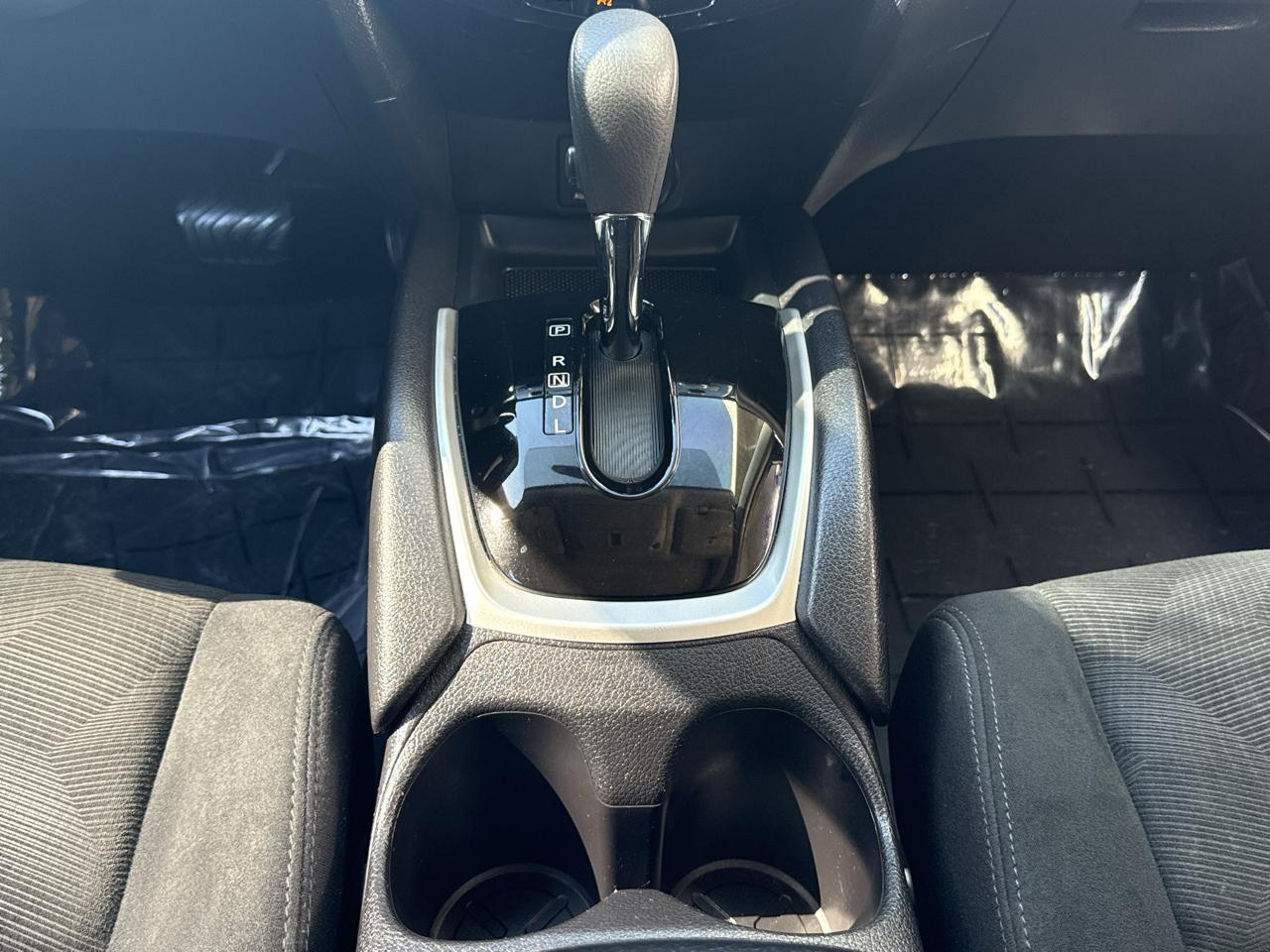 Nissan Rogue FWD 4dr SV 2015