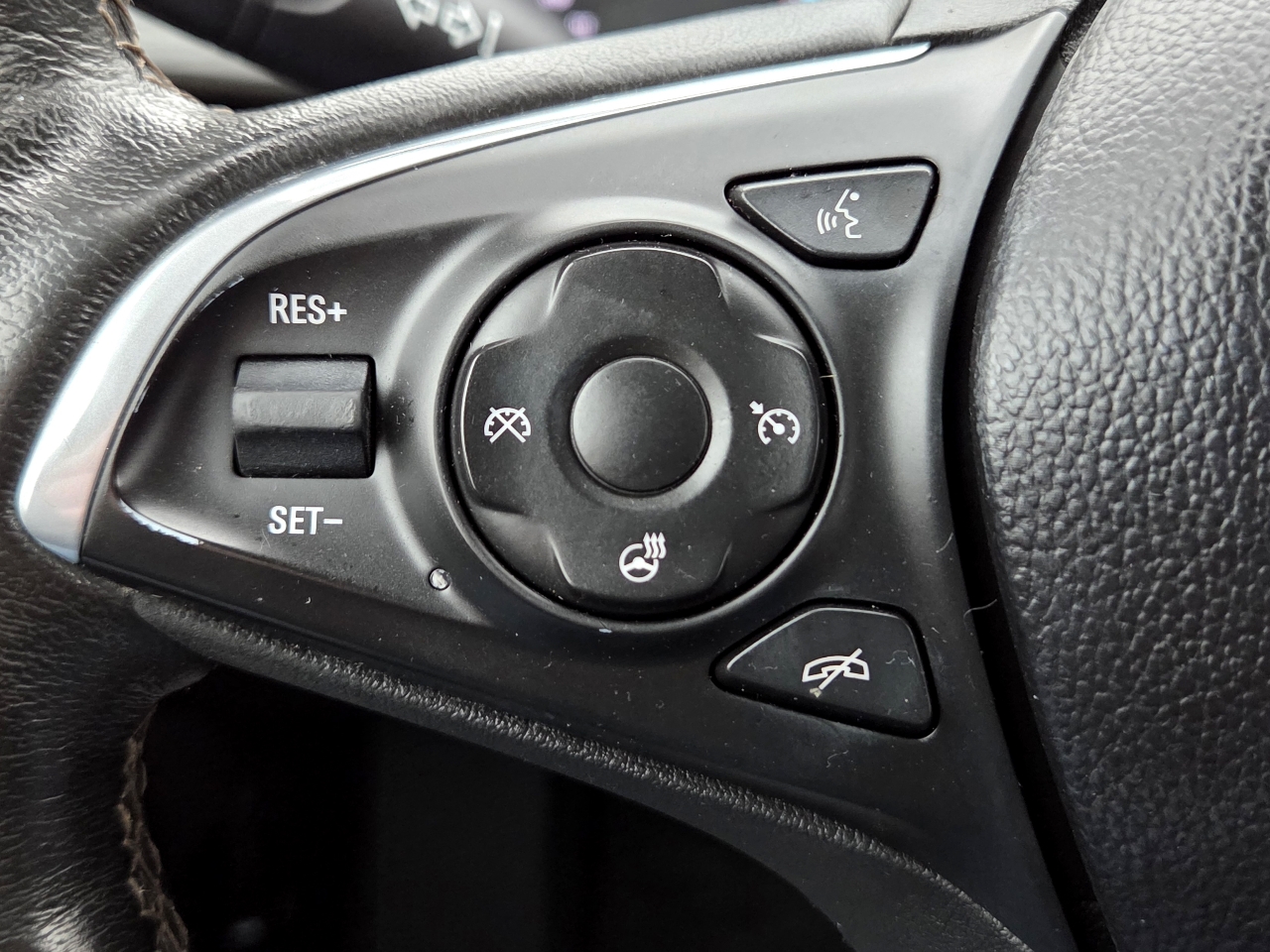 Buick Envision Essense 2018