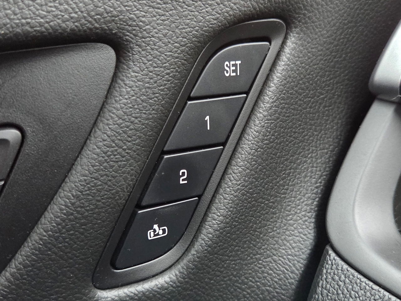 Buick Envision Essense 2018